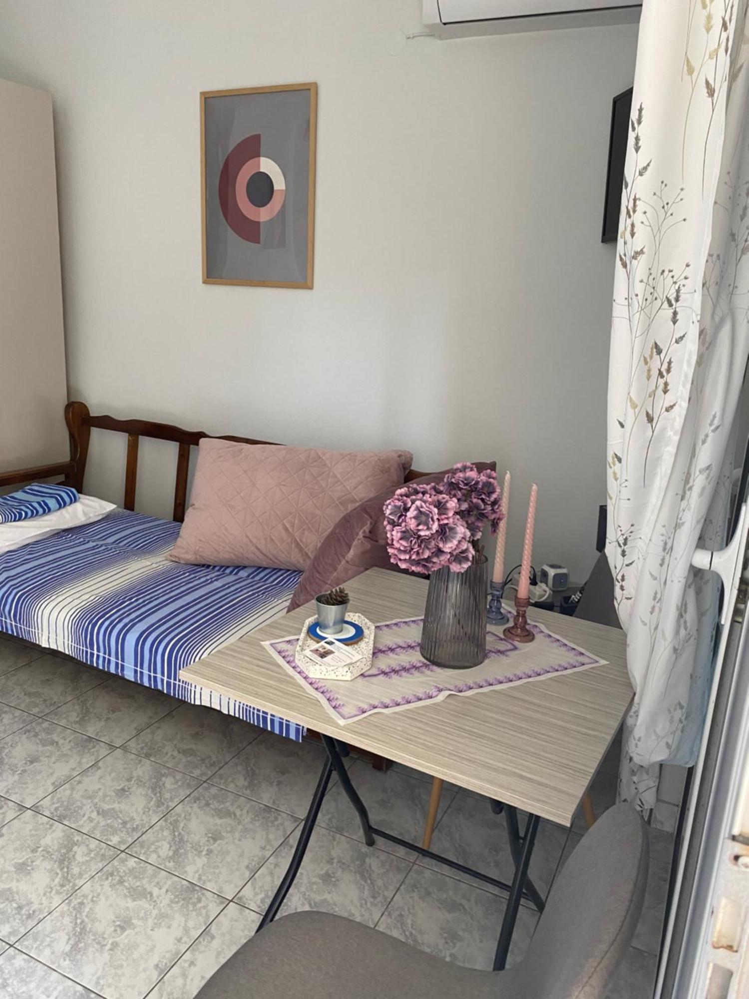 Small Beauty Studio Kavala Exterior photo